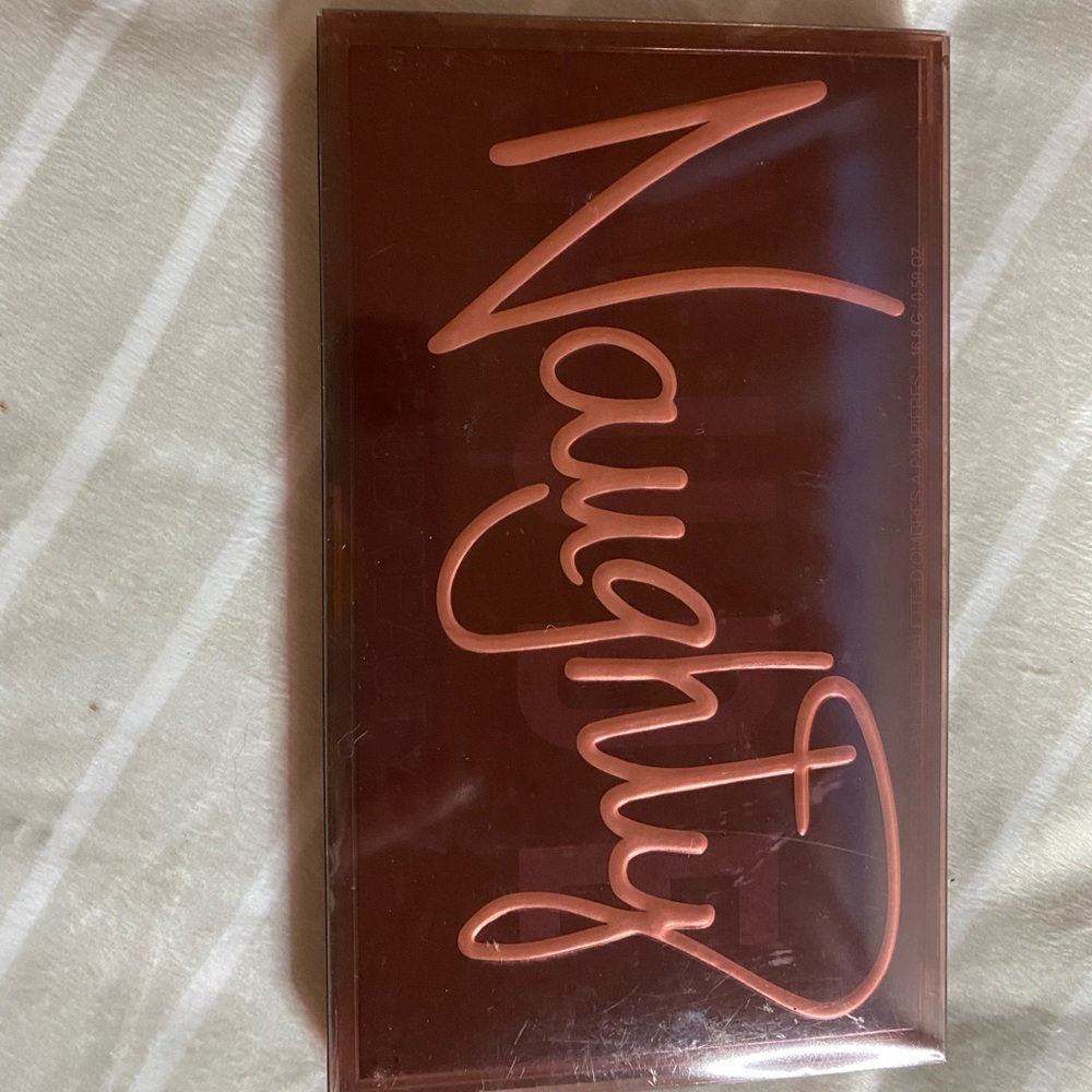 Huda beauty naughty palette